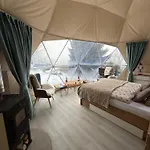 Glamping Geodome Роскошный шатер Горни-Блатна